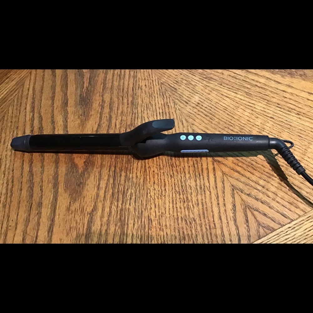 EUC Bio ionic Ling Barrel Curling Iron